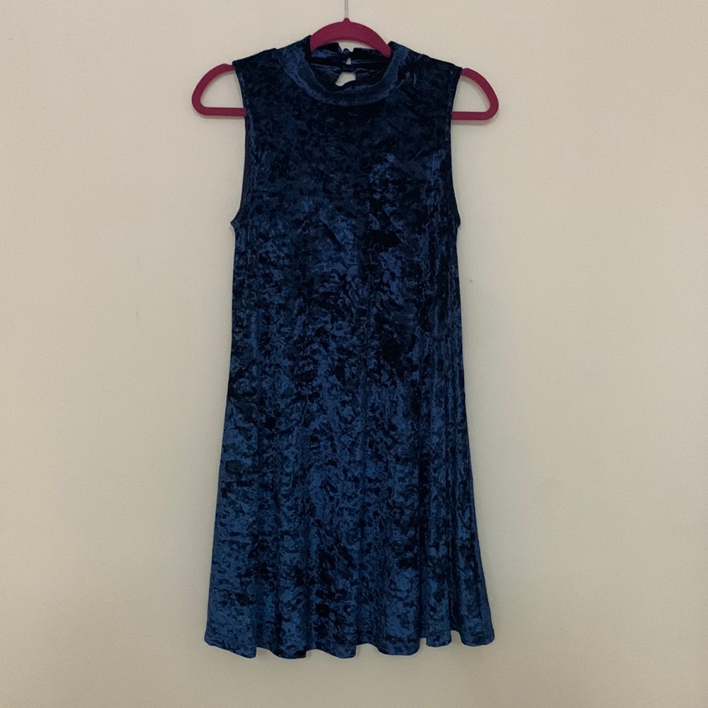 Blue velvet party dress. Good for holidays or going out. Keyhole detail